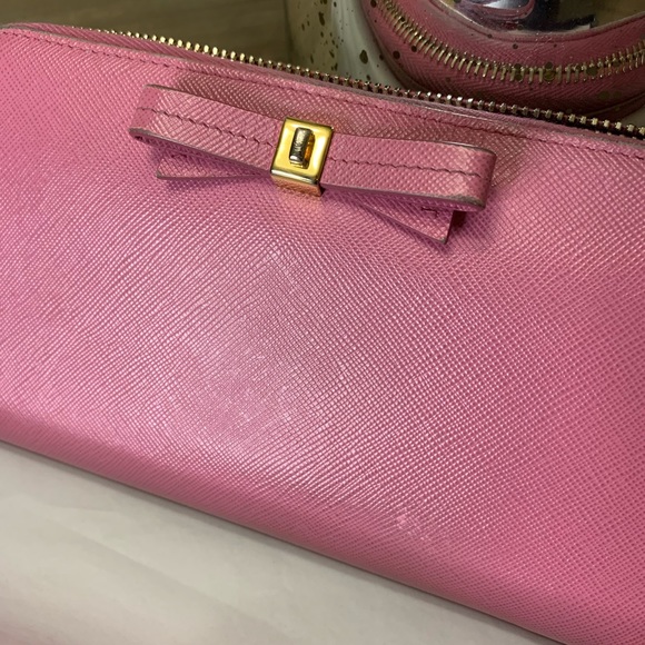 Authentic Prada Saffiano Zippy Wallet - Picture 2 of 10